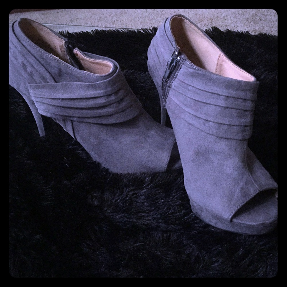Peekaboo booties